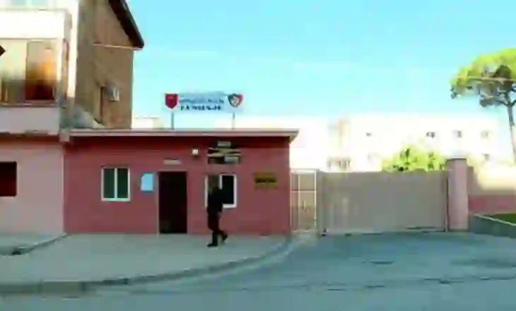 Iu mori dy personave shuma parash me anë të mashtrimit për përfaqësim ligjor, shpallet në kërkim avokatja në Lushnjë