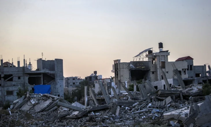 Izraeli sulmon shkollën në Gaza, humbin jetën 12 persona