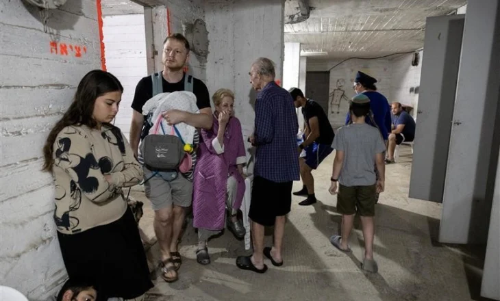 “Izraelin e presin orë të vështira”, Irani hakmerret pas sulmeve të Tel Avivit: Lëshon 100 dronë