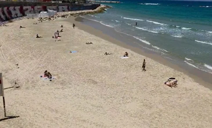 Izraelitët “harrojnë” luftën, “pushtojnë” plazhet e Tel Avivit! Flasin për TCH: Shpresojmë të na shpëtojë Trump!