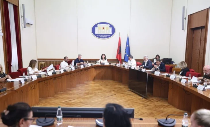 “Jam në Ukrainë”/ Maxhoranca shtyn seancën e së enjtes, Bardhi-Spiropalit: Kuvendi nuk është prona juaj!