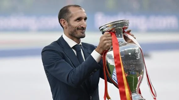 Juventusi nis revolucionin e merkatos me një rikthim, e sugjeroi Chiellini