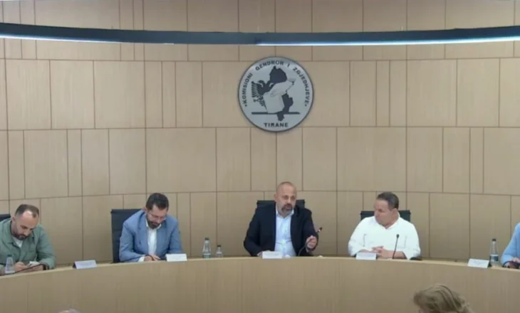 KAS rrëzon kërkesat e Gjunkshit për hapjen e kutive të Matit dhe Diasporës