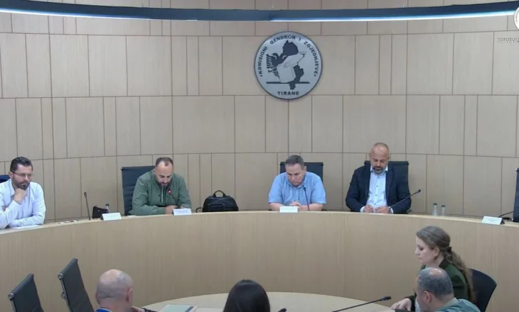 KAS rrëzon opozitën, miraton tabelën përmbledhëse me rezultatet e zgjedhjeve në qarkun Vlorë dhe Berat
