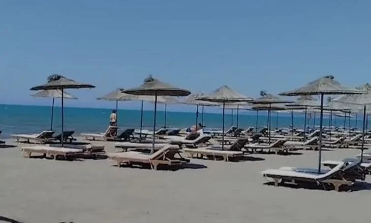 Kavajë, një person nën hetim dhe sekuestrohen 69 shezlongë