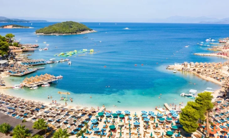 Kërkohen punonjës në bregdet, rroga deri në 2,5 mijë euro në muaj