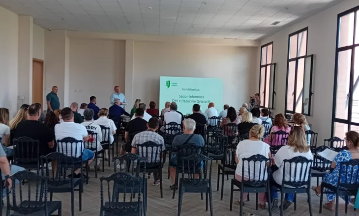Këshilli Bashkiak i Elbasanit hap dyert për qytetarët, në një takim mbi vendimmarrjen dhe transparencën