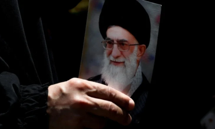 “Khamenei emëron tre pasardhës në rast se vritet”/ The New York Times: Ai ka frikë për jetën e tij, jep urdhra përmes bashkëpunëtorëve të besuar