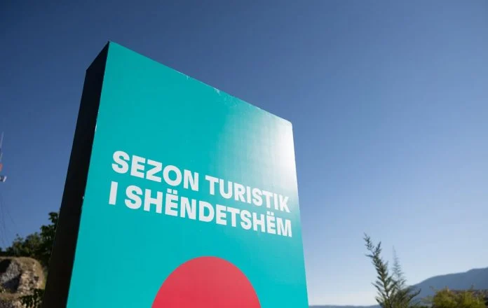 Koçiu: 24 orë shërbim shëndetësor në zonat turistike nga jugu në veri