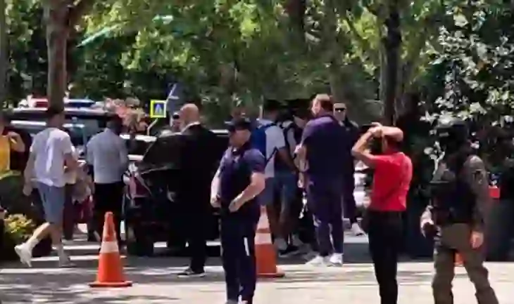 Kombëtarja serbe mbërrin në Tiranë, RENEA “blindon” hotelin (FOTO)
