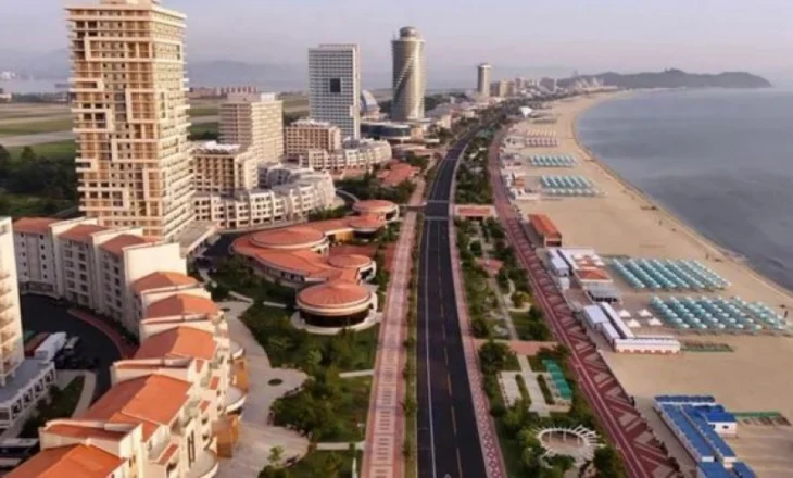 Koreja e Veriut do të hapë një vendpushim në plazh, Kim Jong Un shpreson se kjo do të rrisë turizmin në vend