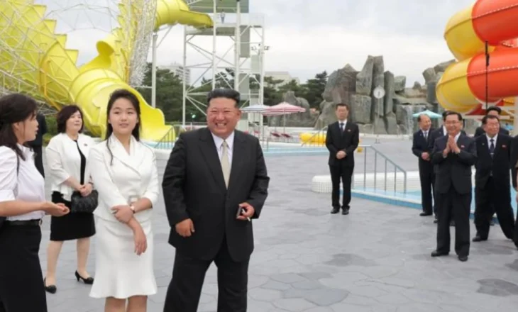 Koreja e Veriut hap “dyert” për 20 mijë vizitorë, Kim Jong Un inauguron resortin luksoz në mes të krizës humanitare në vend