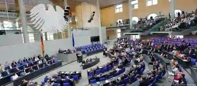 Kosovë/ Ushtarët gjermanë do të qëndrojnë edhe një vit, kontribuojnë në ruajtjen e sigurisë