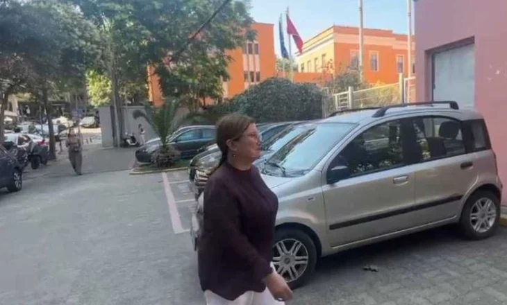 Kryebashkiakja e Roskovecit, Majlinda Bufi, paraqitet në SPAK