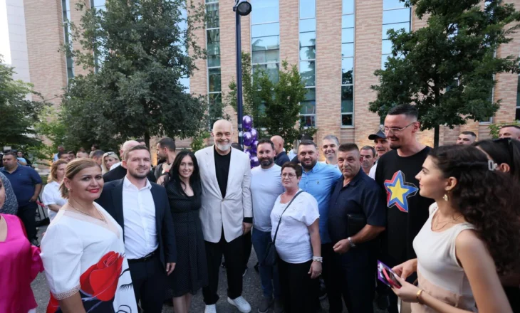 Kryeministri Rama ndan pamjet nga 34-vjetori i PS