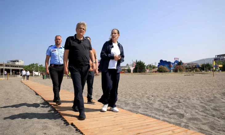 Kumbaro nis inspektimet në bregdet: Këtë vit kemi dy herë më shumë plazhe publike