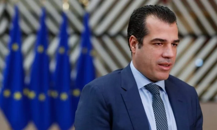 “Le të vdesin”/ Emërimi i ministrit të ri nga Mistotakis shkakton polemika në Greqi
