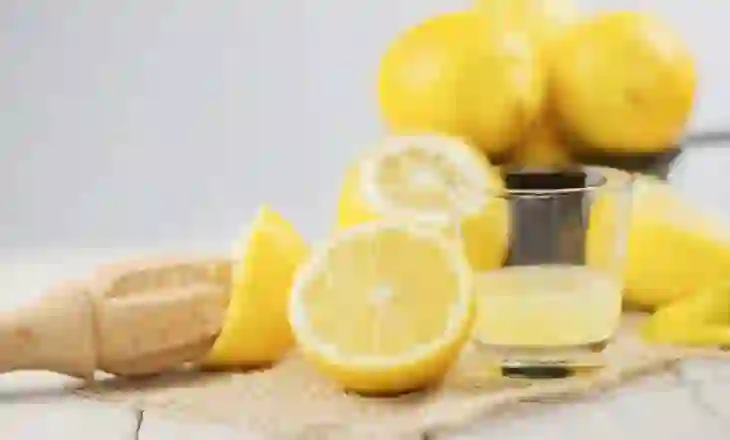 Lëngu i limonit është mrekullibërës! Ja benefitet që merrni prej tij…