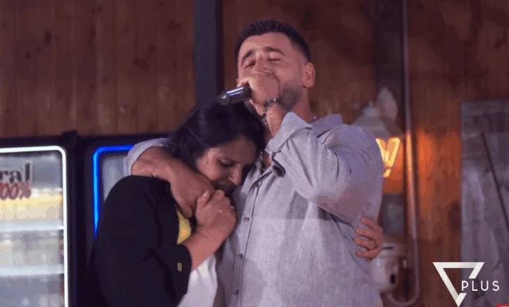 Lot gëzimi në Ferma VIP/ Andueli bënë interpretimin e jetës në sy të nënës dhe fermerëve