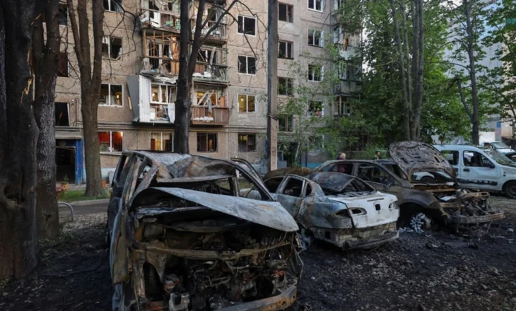 Lufta në Ukrainë/ Rusia bombardon gjatë natës Kharkivin, 3 të vdekur dhe 57 të plagosur