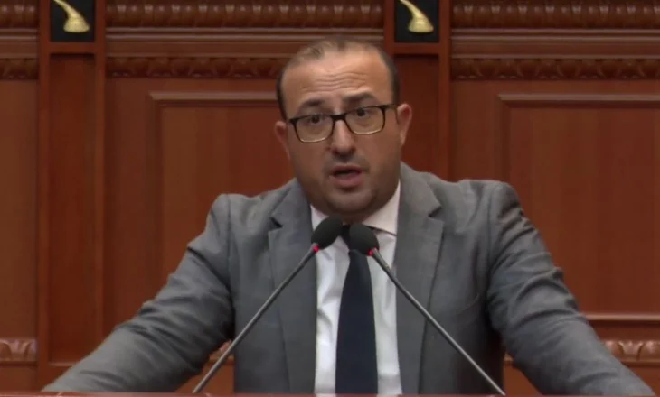 “Lushnjës i ikën dhjetëra e qindra drejtorë, nuk do hahen më qofte e raki”, Korreshi: Shyqyr që s’e kam babën, se …