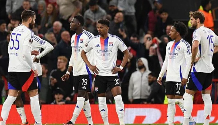 Lyoni u rrëzua nga kategoria por do të luajë në Europa League