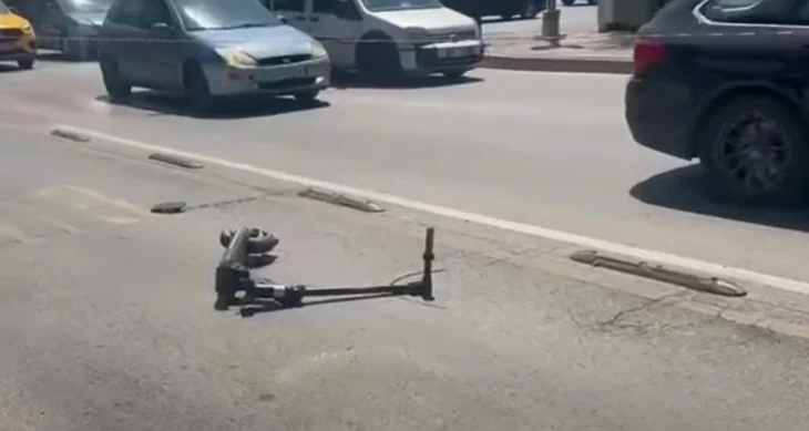 Makina përplas 3 fëmijët që lëviznin me monopatina, shoqërohet drejtuesi i mjetit