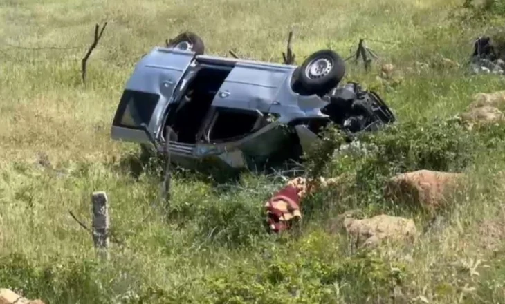 Makinat përplasen ‘kokë më kokë’ në Bulqizë! Njëra përfundon e shkatërruar anash rrugës, 2 të plagosur