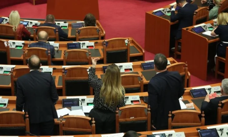 “Mamica në krye të Kuvendit”, opozita përplaset me Spiropalin: Ke marrë huqet e Ermonelës, do kesh të njëjtin fund