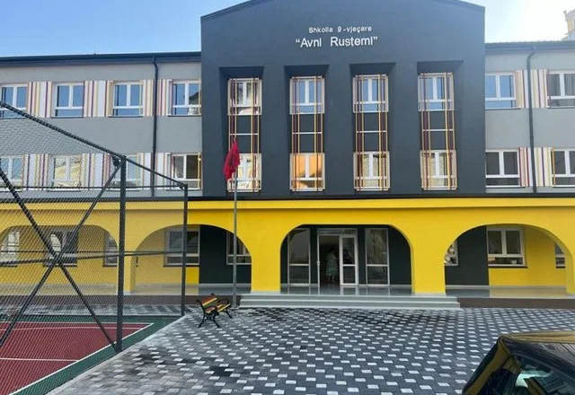 Manastirliu: Shkolla verore, projekt-pilot në 10 shkolla në Tiranë, Kamzë dhe Durrës