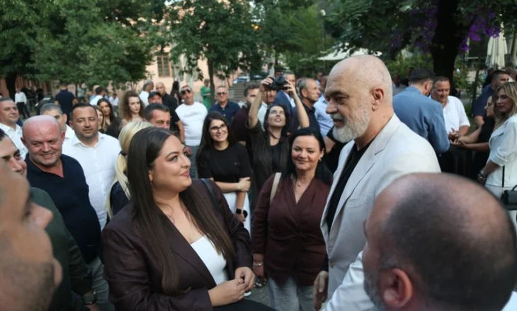 “Marrëdhënia ime me Edi Ramën”, Sara Mila: Ja si i hyra politikës dhe u bëra një nga deputetet më të votuara