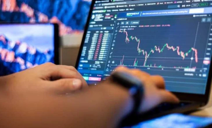 Mashtrim duke përdorur emrin e Postës Shqiptare, Autoriteti i Sigurisë Kibernetike: Kujdes, ju vjedhin të dhënat bankare