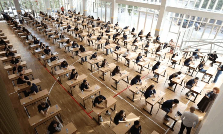 Matura Shtetërore 2025, publikohen notat e provimit të Matematikës. Ja si mund t’i gjeni