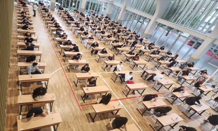 Matura Shtetërore/ Rreth 30 minuta nga nisja e provimit, dalin tezat e matematikës