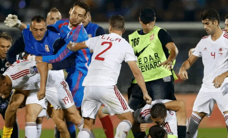Mbi 2 mijë efektivë dhe 500 civilë mes tifozëve në stadium
