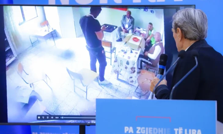 ME VIDEO-Berisha denoncon sërish: Ja si u mbushën kutitë e votimit, komisioneri fut dorën…