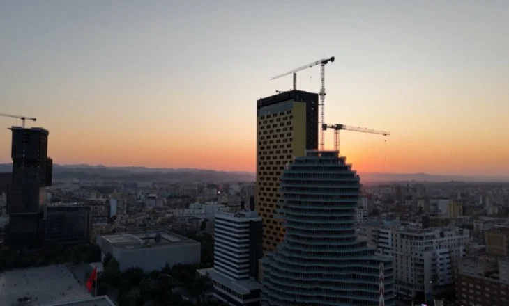 Mes historisë dhe modernes/Reuters: Tirana, një kryeqytet në ritmin e kohës
