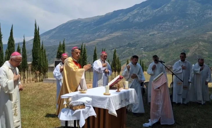 Mesha për viktimat e komunizmit, u mbajt nga Kisha Katolike në kujtim të atyre që vuajtën në kampin e Tepelenës