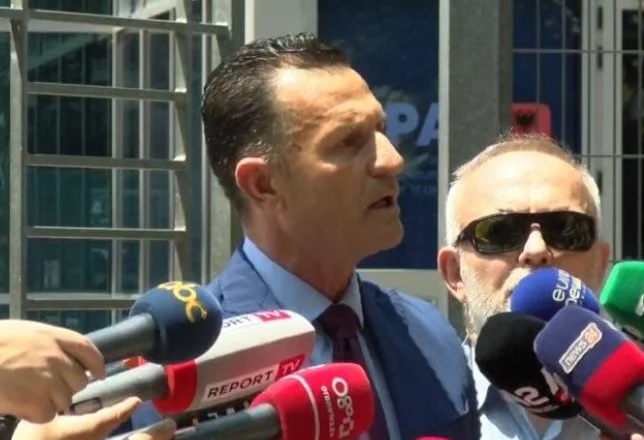 “Meta nuk posedon pasuri të luajtshme”/ Pas shtyrjes së seancës, reagon avokati: Seanca u shty sepse unë…