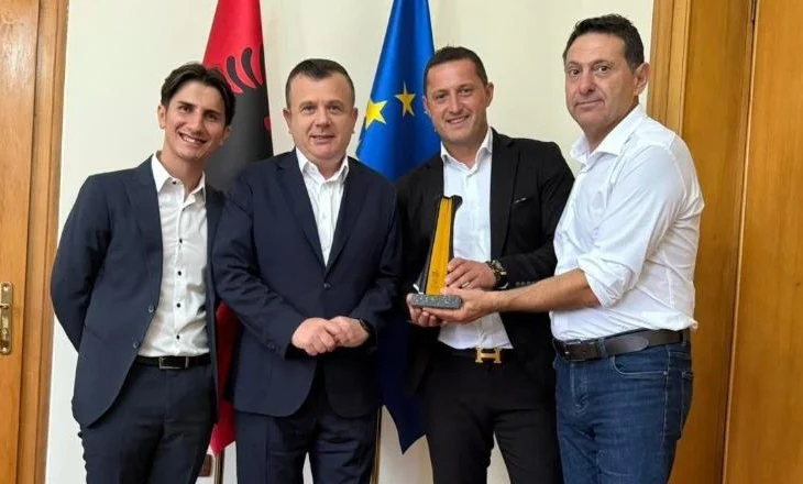 Ministri Balla takim me shqiptarët nga Toskana: Falënderim për kontributin në promovimin e Shqipërisë