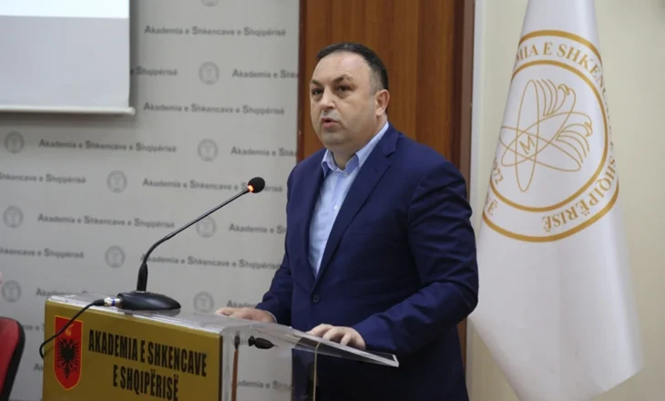 Ministri Hoxha për librin e Ahmet Prençit: Pa polici dhe pa kujtesë kolektive, historia mund të përsëritet