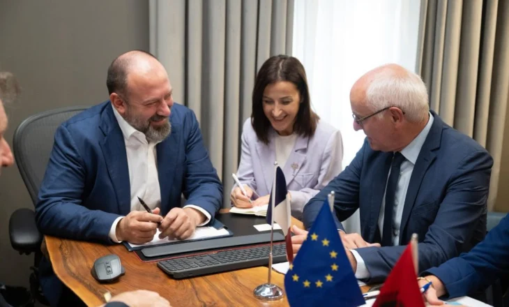 Ministri Mazniku me kryebashkiakun e Chambery: Bashkëpunim për financime europiane