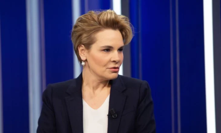 Monika Kryemadhi lë politikën për artin, shfaqet në xhirimet e një filmi (Video)