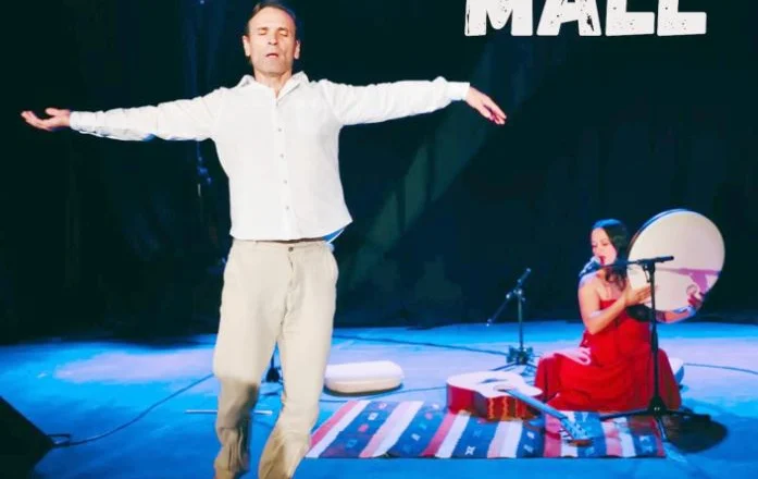 Muzikë, poezi dhe teatër  në “Mall”, shfaqja nesër në skenë