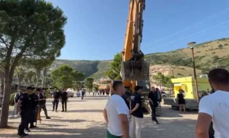 “Na hoqët bukën e fëmijëve”/ Ndërtimet pa leje në Jalë, banorët përplasen me IKMT: Kjo është vrasje!