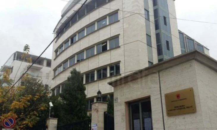 Ndërtesë, automjete dhe biznes/ I dënuar në Angli për shitje droge, Prokuroria e Tiranës sekuestron pasuritë e një shtetasi