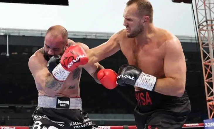 Nelson Hysa, i pamposhtur në ring: 23 fitore, 21 nokautë dhe një tjetër mbrojtje e lavdishme e titullit WBO në Angli