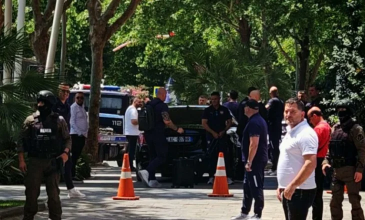 Nën masa të rrepta sigurie, kombëtarja e Serbisë mbërrin në Shqipëri