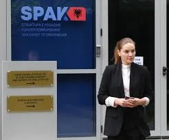 Nën masën detyrim për paraqitje / Ajola Xoxa paraqitet sërish në SPAK
