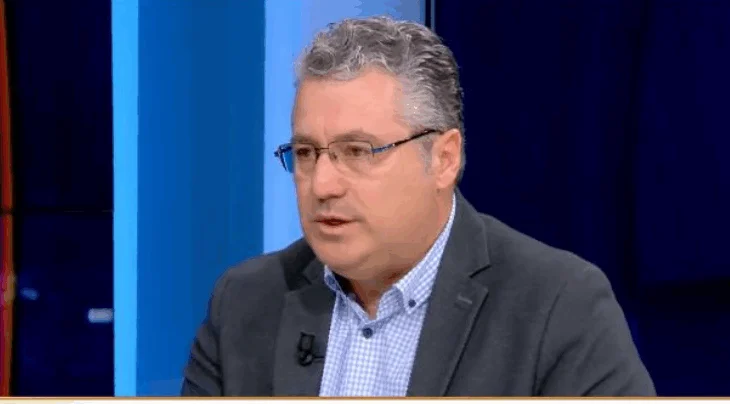 Neni Basha, kur Doktori përjetëson paraardhësin